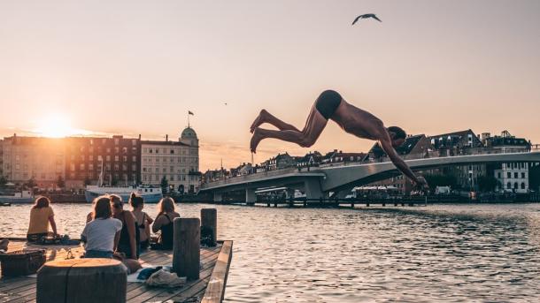 Jump in the harbour